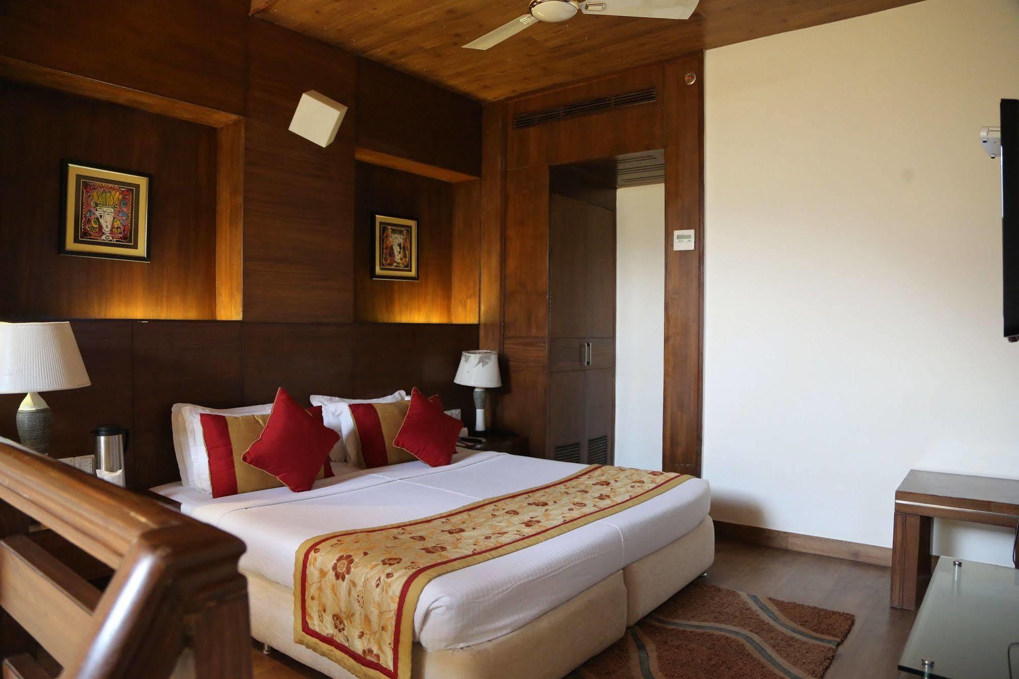 Baba Resorts Dharampur Dharampur  Εξωτερικό φωτογραφία